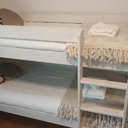 빌라 Villa Halla- In A Great Location, Spacious For Families 로바니에미