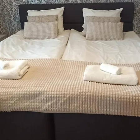Villa Halla- In A Great Location, Spacious For Families 빌라 *