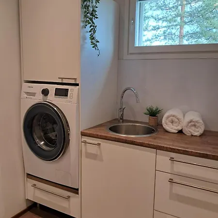 Villa Halla- In A Great Location, Spacious For Families * 로바니에미