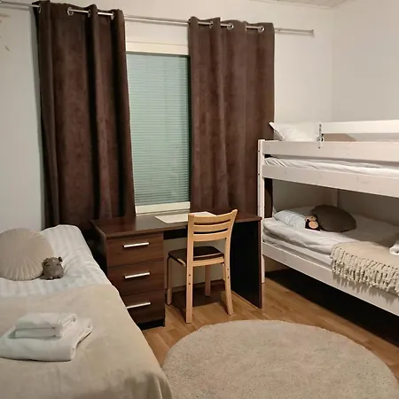 Villa Halla- In A Great Location, Spacious For Families 빌라 *