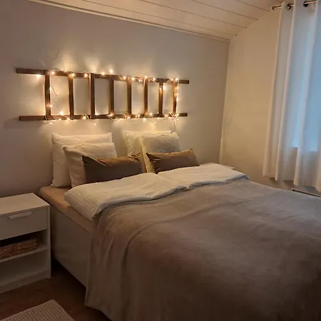빌라 Villa Halla- In A Great Location, Spacious For Families 로바니에미
