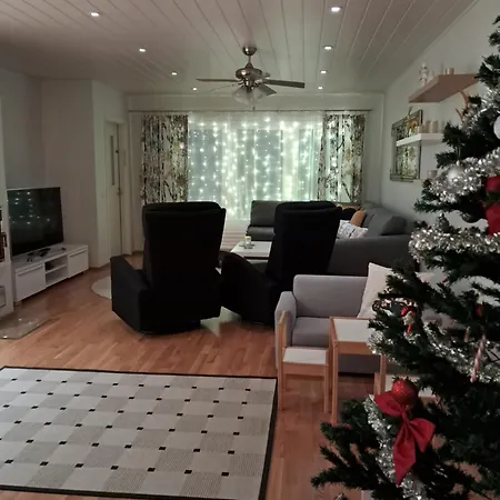 Villa Halla- In A Great Location, Spacious For Families * 로바니에미